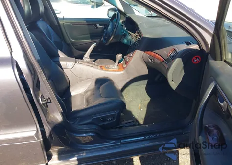 2007 Volvo V70 2.5T z USA, uszkodzony, nr VIN YV1SW592672655605